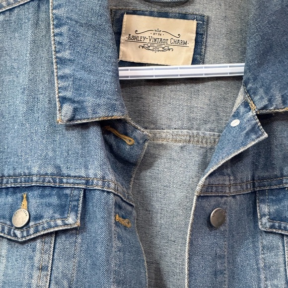Blue Cropped Jean Jacket with Contrast Stitching - Picture 3 of 5